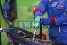 Cách lái xe tiết kiệm nhiên liệu khi chuyển sang xăng E10